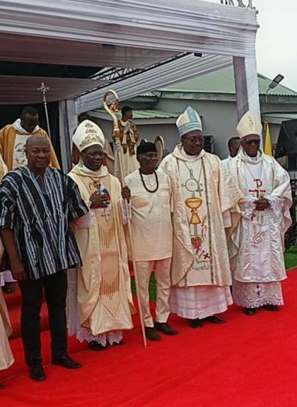 THE OTI REGIONAL MINISTER JOINED H.E. PRESIDENT JOHN DRAMANI MAHAMA FOR THE PAPAL AWARDS CEREMONY OF THE CATHOLIC DIOCESE OF JASIKAN