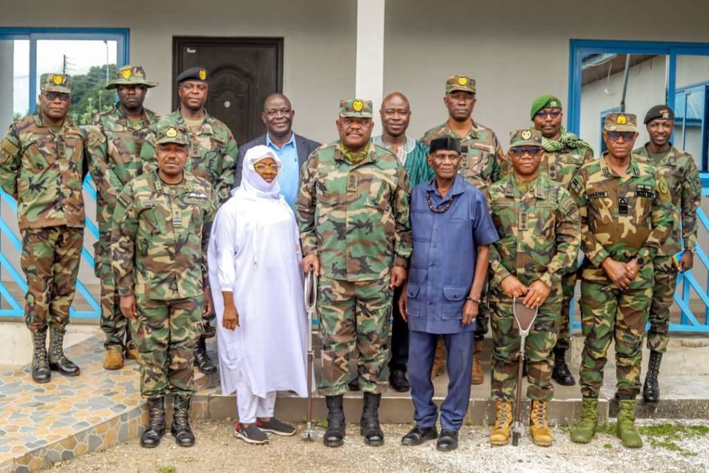 OTI REGIONAL MINISTER RECEIVES CHIEF OF THE DEFENCE STAFF ON WORKING VISIT TO INSPECT MILITARY BARRACKS PROJECT
